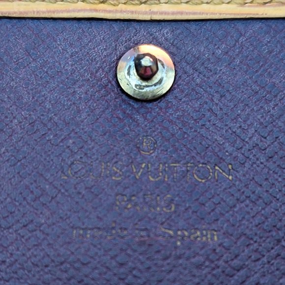 Louis Vuitton Epi Key Holder/Wallet #1664*** - Picture 7 of 8